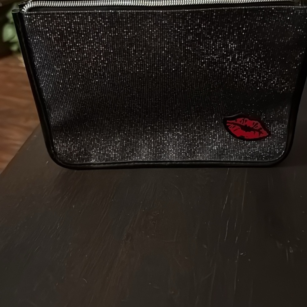 Elegant Black Glitter Clutch with Red Lip Detail